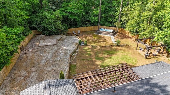 Building Photo - 3270 Brookview Dr