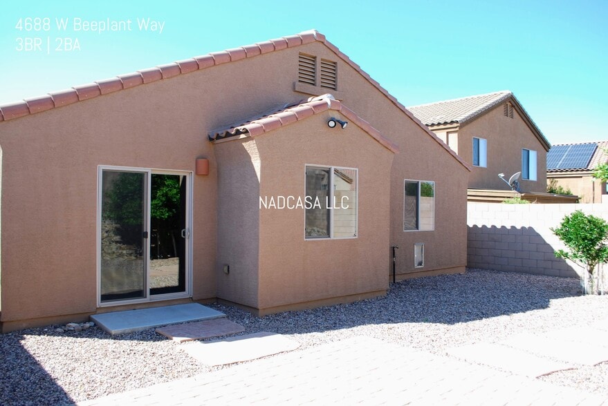 Building Photo - 4688 W Beeplant Way