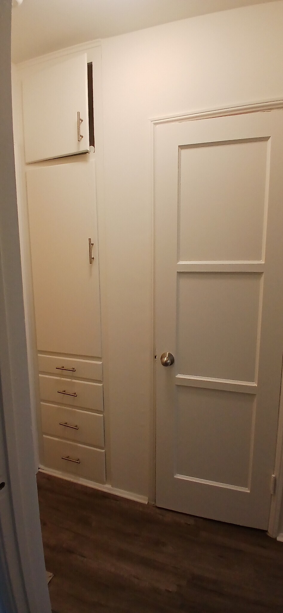Hallway Drawers & Closet - 1728 N Hollywood Way