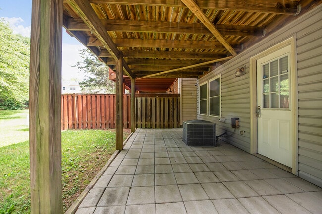 Building Photo - 308 Leafcup Rd