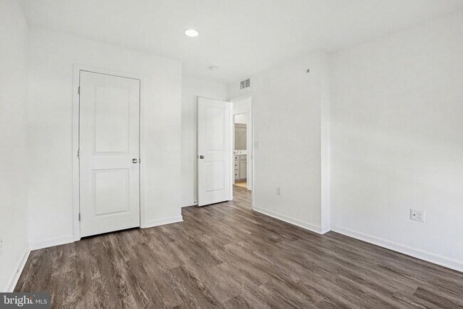 Building Photo - 205 Hoke Farm Way