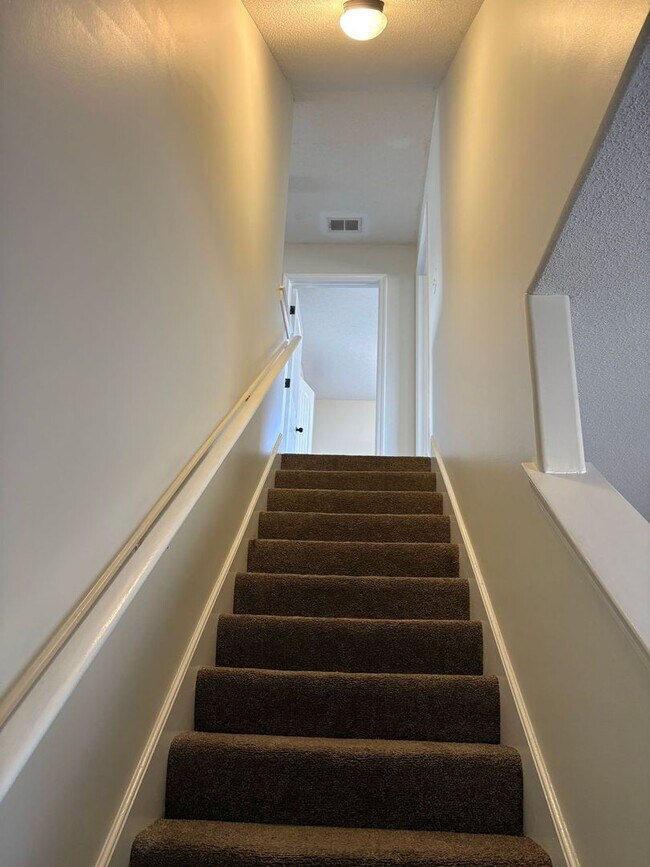 Building Photo - Spacious, Remodeled Home in Cordova