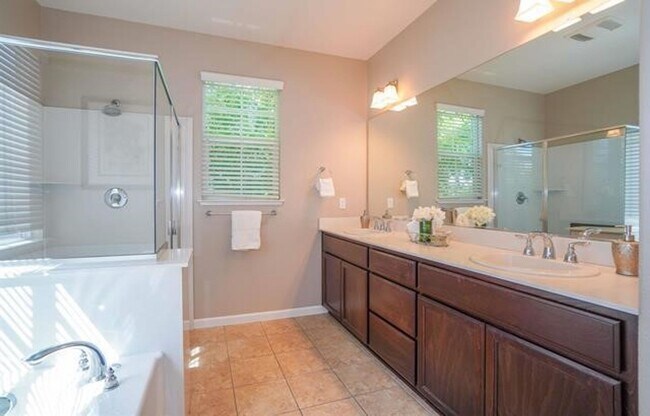 Building Photo - Charming Brentwood 4BD/3BA, Single-Family Home with 2 Car Garage!