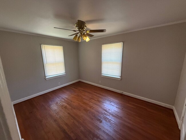 Building Photo - 2 Bedroom House near Downtown Raleigh east of Oakwood