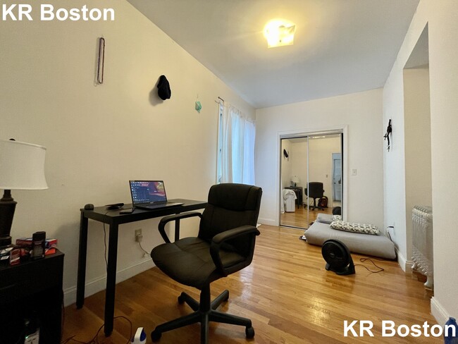 Building Photo - 37 Egremont Rd