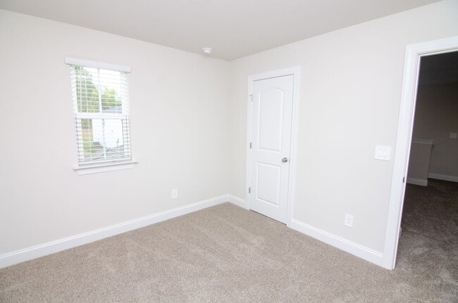 Building Photo - 4960 Trail Ridge Ct