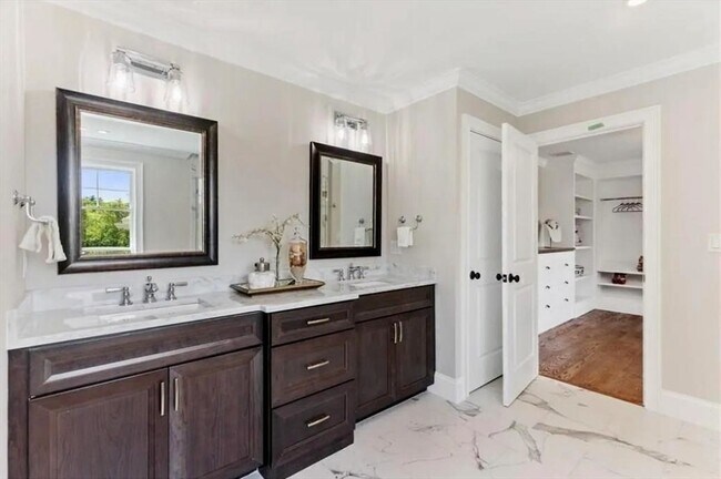 Building Photo - 56 Blossomcrest Rd