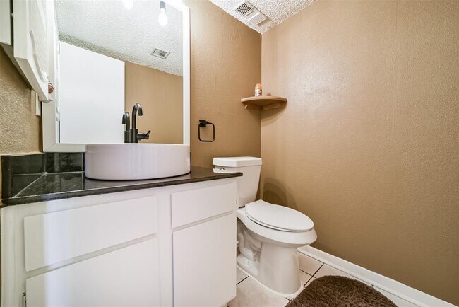 Building Photo - 9345 Westwood Village Dr