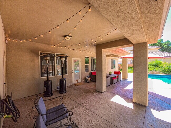 Building Photo - 2478 E Springs Dr