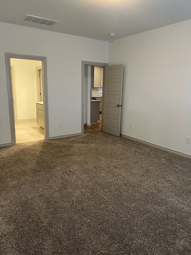 Building Photo - 14416 Gravity Falls Ln