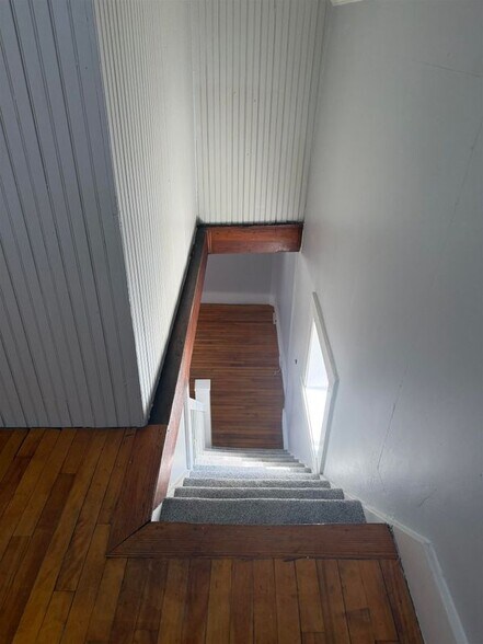 Building Photo - 303 N State