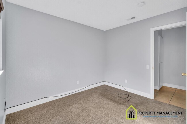 Building Photo - Remodeled 4-Bedroom Retreat with Large Backyard