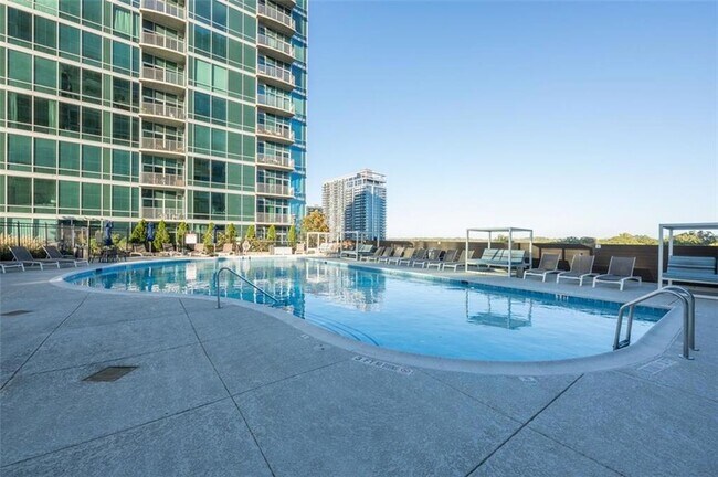 Building Photo - 943 Peachtree St NE