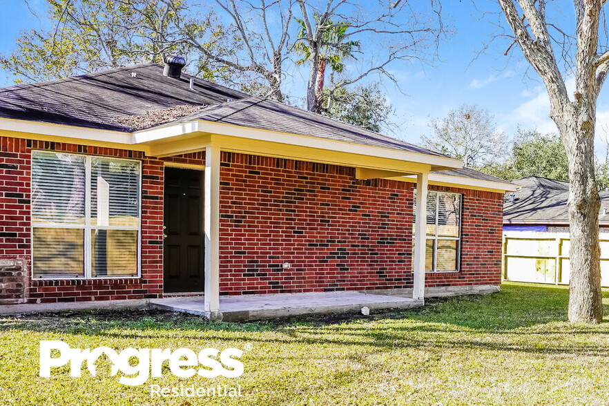 Building Photo - 2110 Redwood St