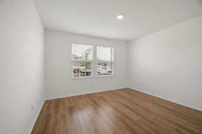 Building Photo - 113 Golden Grove Pkwy