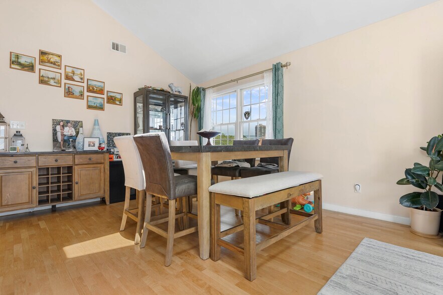 Building Photo - 318 77th St