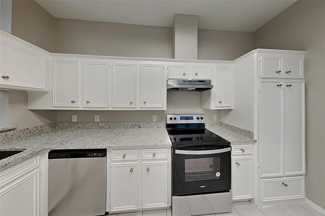 Building Photo - 9903 Jockey Club Dr