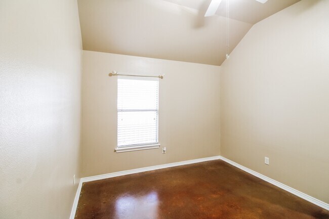 Building Photo - 867 Sierra Brook Ln