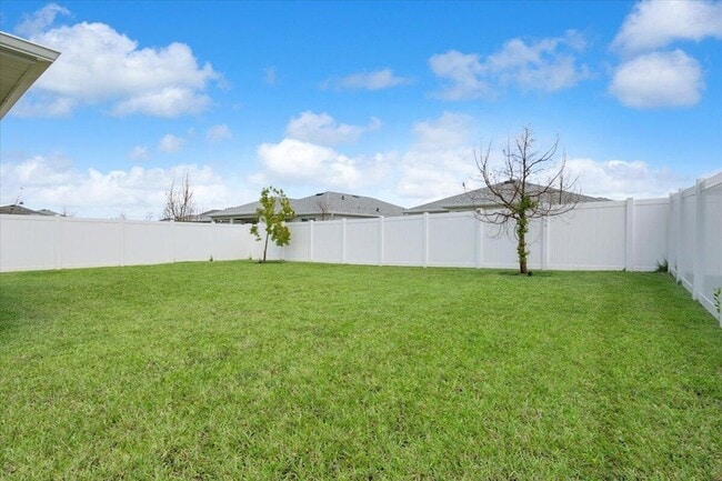 Building Photo - 14047 SW Safi Ter