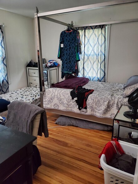 Bedroom 1 - 2725 Myrtle St