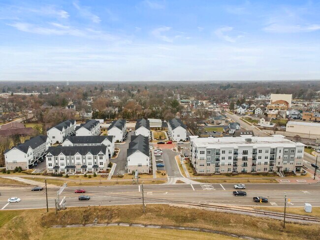 Building Photo - 103 E Crystal Lake Ave