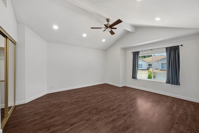 Building Photo - 1286 Crestpoint Dr