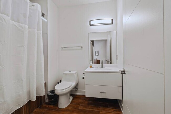 Building Photo - 1214 N American St