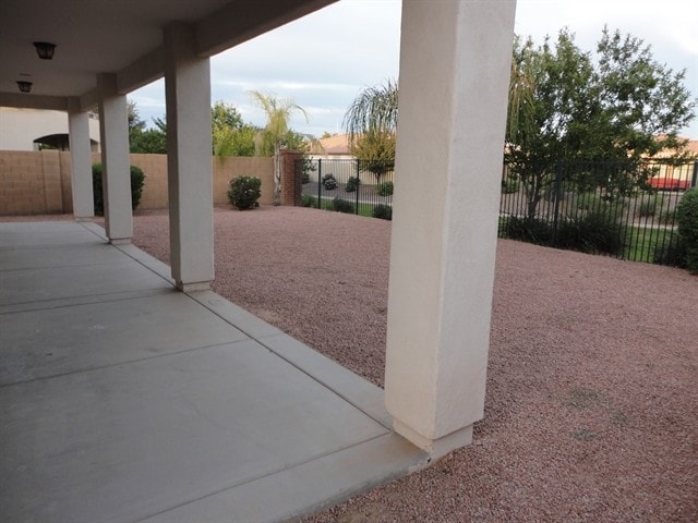 Building Photo - 3075 S Ashley Dr