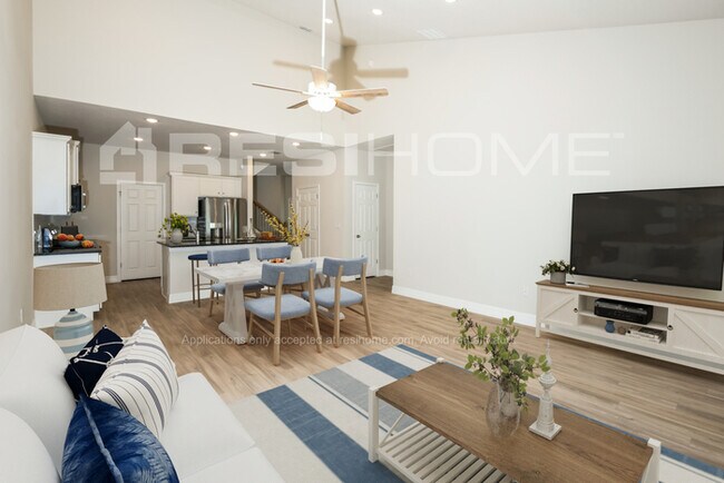 Building Photo - 163 Honeytree Ln