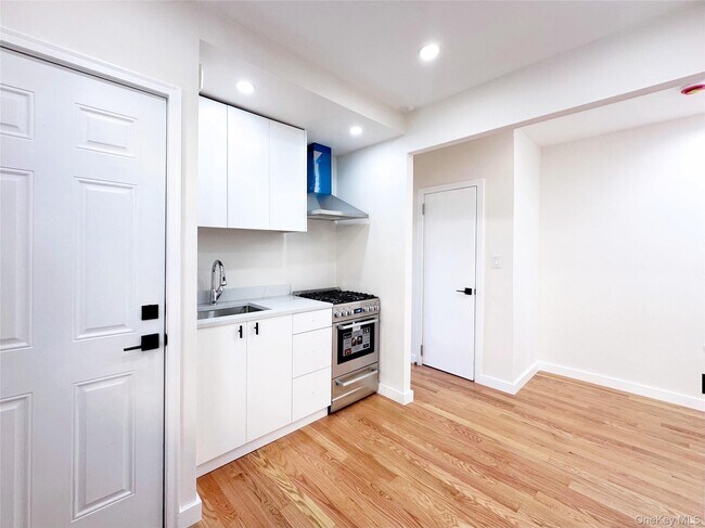 Building Photo - 79-65 69th Rd