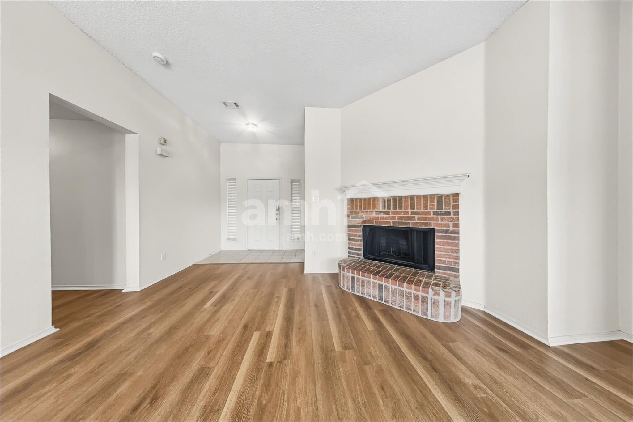 Building Photo - 413 Bretts Way