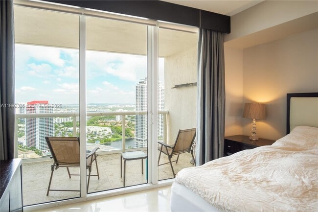 Building Photo - 1850 S Ocean Dr