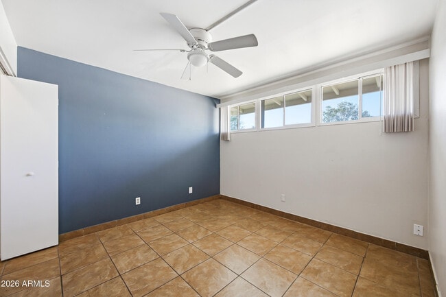 Building Photo - 4213 E Sahuaro Dr