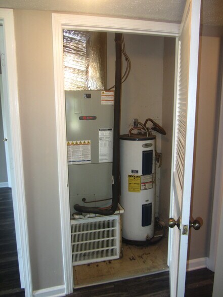 Building Photo - 146 Indiana Ave