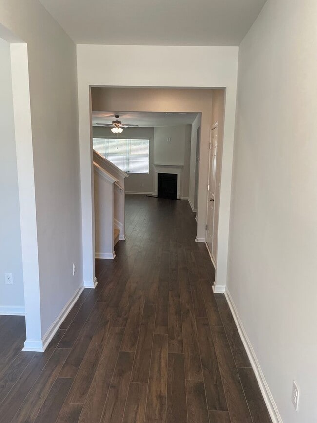 Building Photo - 344 Bonhill St