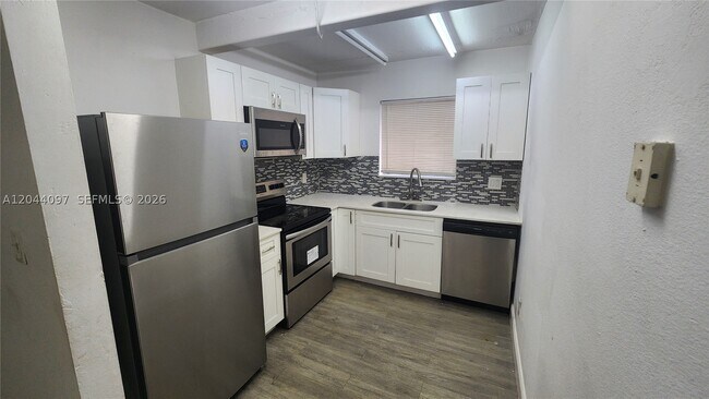 Building Photo - 1045 S Flagler Ave