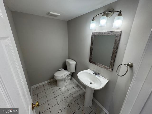 Building Photo - 15661 Montview Dr