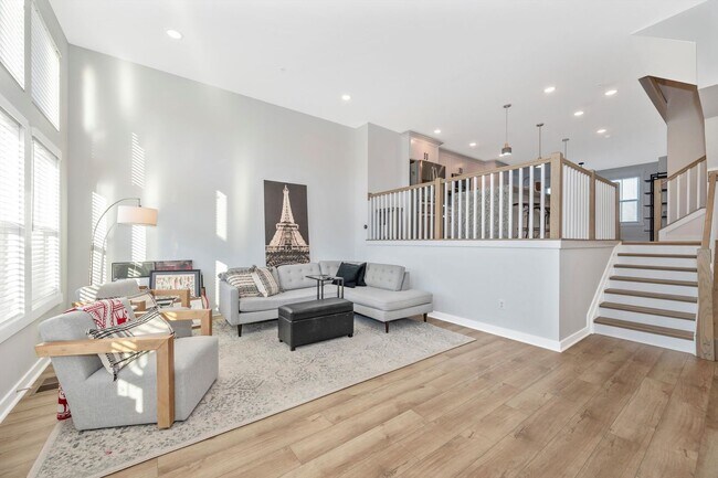 Building Photo - The Enclave At Gambrill View