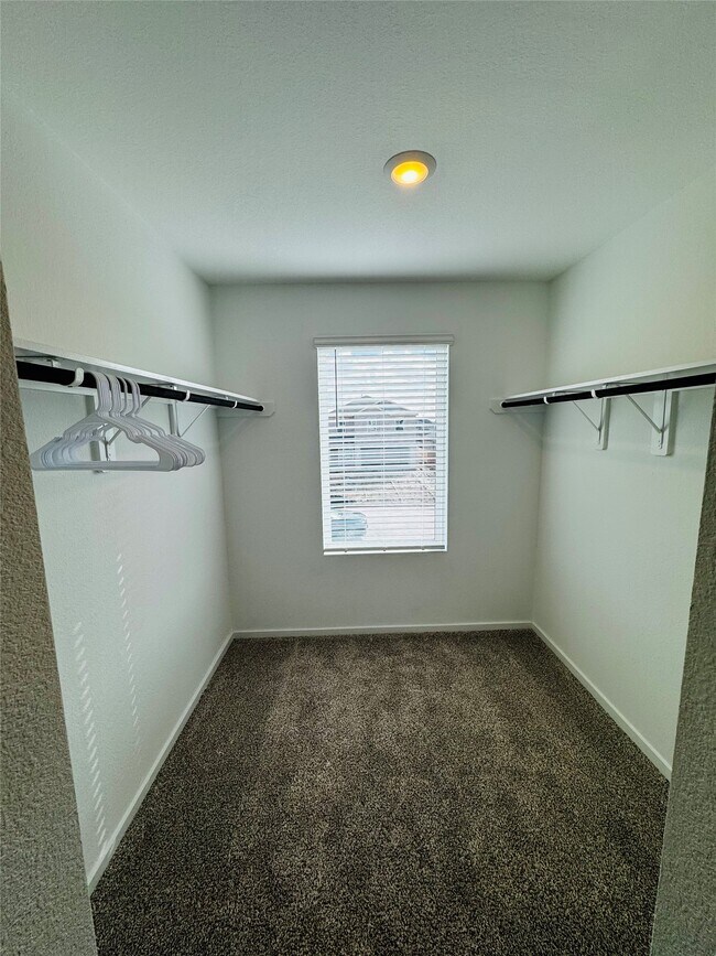 Building Photo - 2407 Cherry Ruby Dr