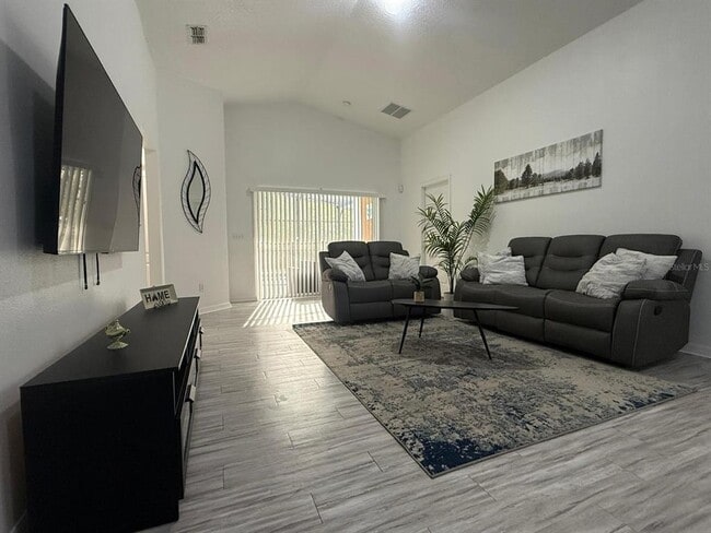 Building Photo - 959 Sandy Ridge Dr