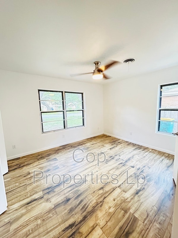 Building Photo - 129 Beechwood Ave