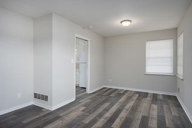 Building Photo - Newly renovated, spacious and versatile house waiting to be a home!