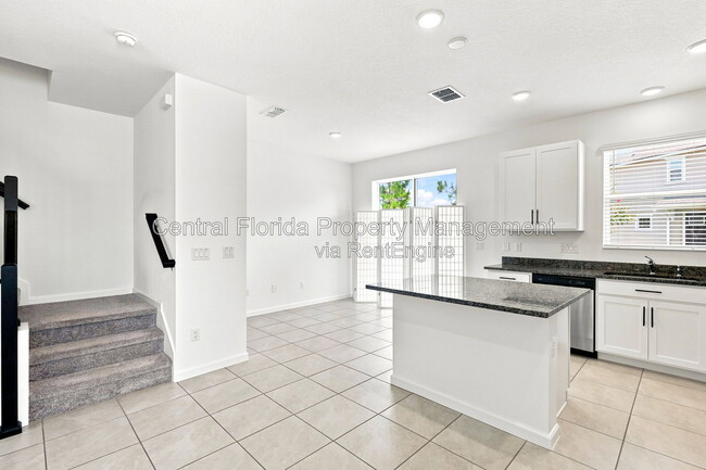 Building Photo - 865 Spring Palms Lp