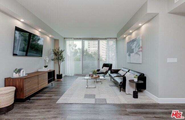 Building Photo - 10433 Wilshire Blvd