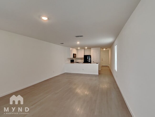 Building Photo - 1262 Basswood Dr