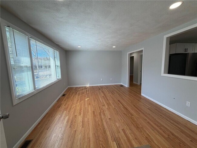 Building Photo - 209 Hatchery Rd