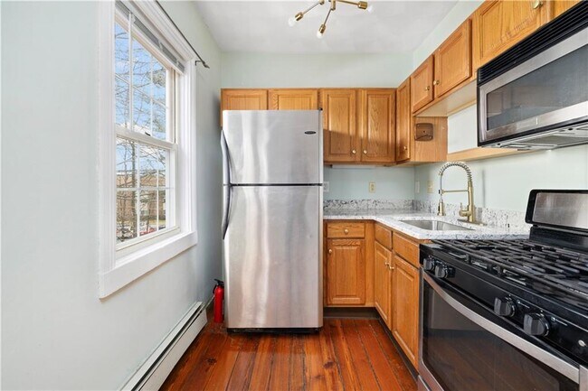 Building Photo - 104 Dexter St