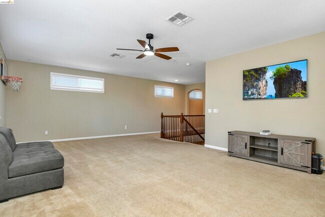 Building Photo - 5563 Arcadia Cir