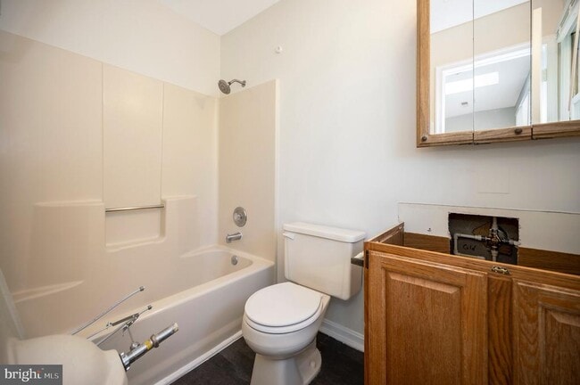 Building Photo - 5063 Tara Dr