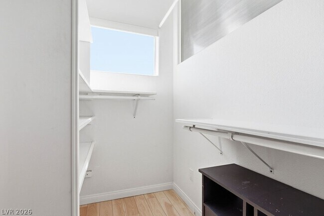 Building Photo - 7285 Winding Creek Dr